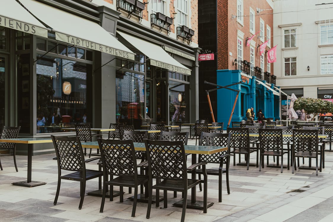 How to Open a Cafeteria Business in Dubai, UAE
